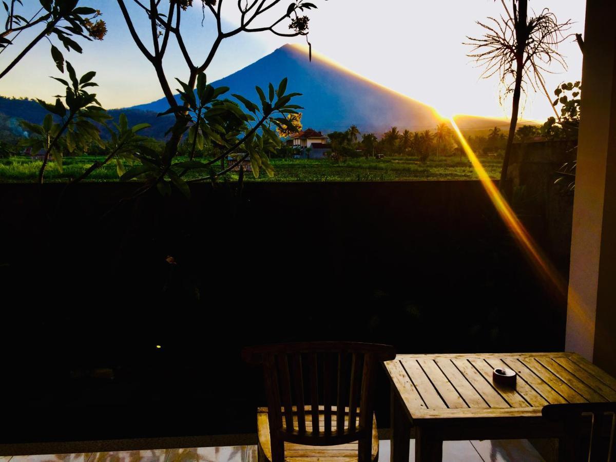 D'Uma Amed Homestay Exterior foto